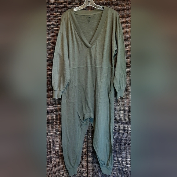 Natural Life Jumpsuit Small Green Johnnie Slouchy Oversized Romper One Piece - Picture 1 of 4